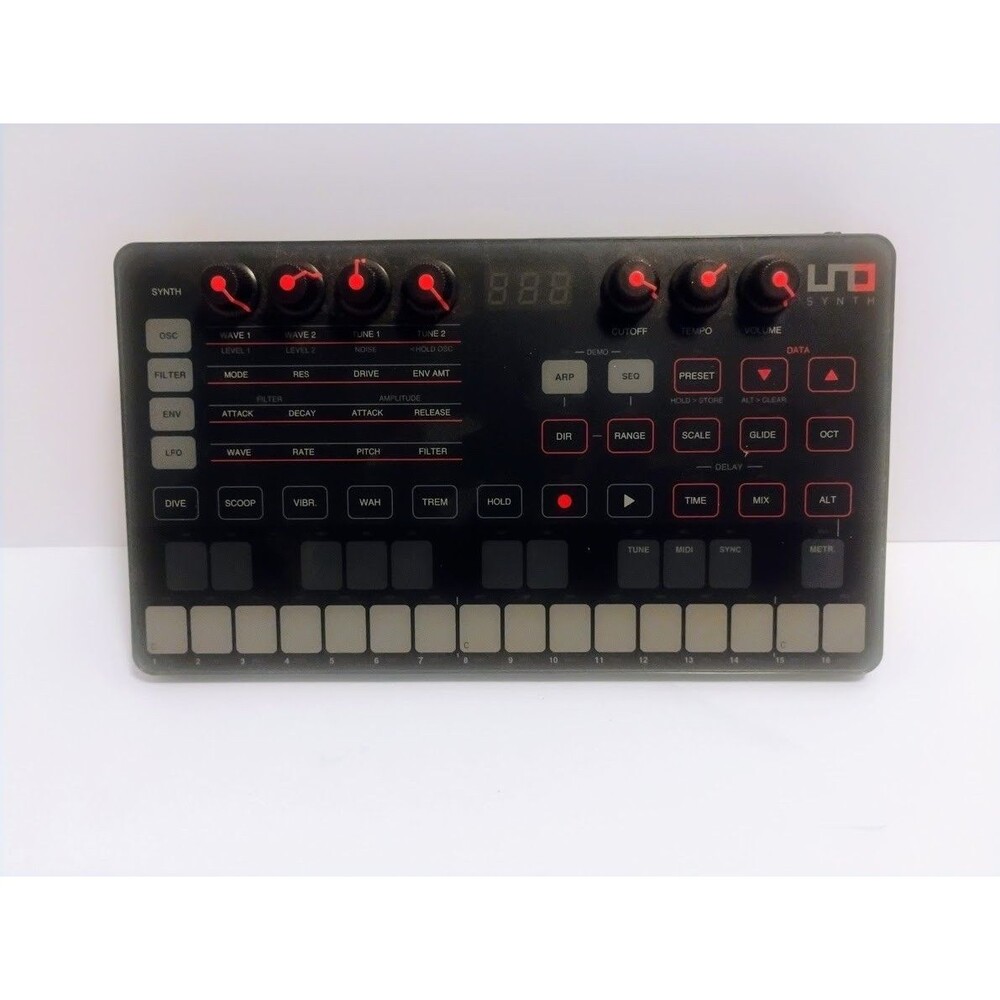 IK MULTIMEDIA UNO SYNTH PORTABLE ANALOG SYNTHESIZER TESTED WORKS NO CORDS